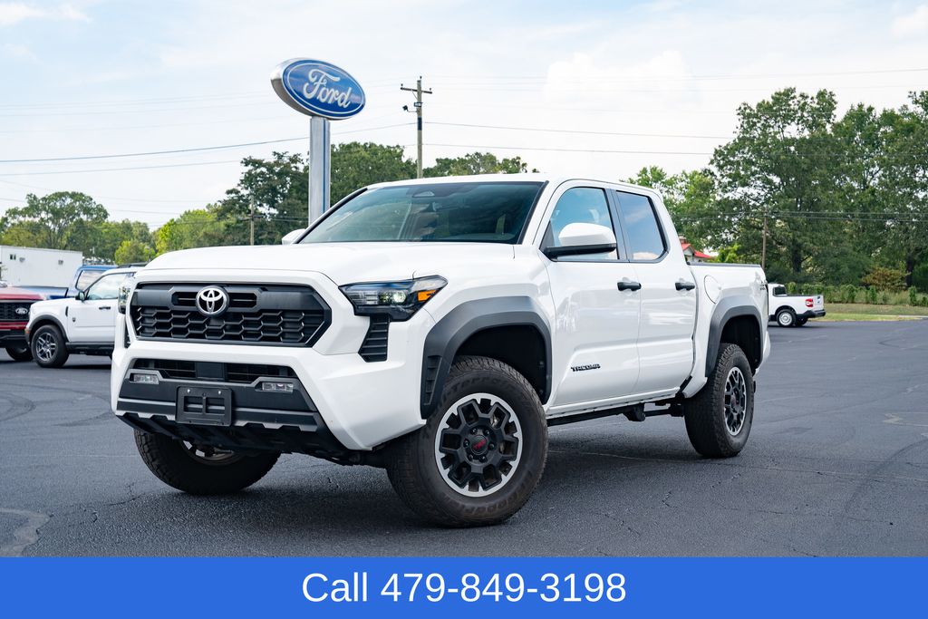2024 Toyota Tacoma TRD Off-Road photo 2