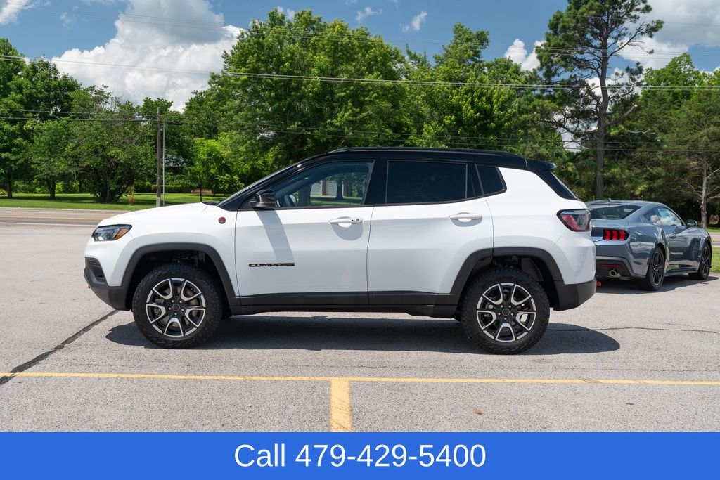 2025 Jeep Compass Trailhawk - Photo 3