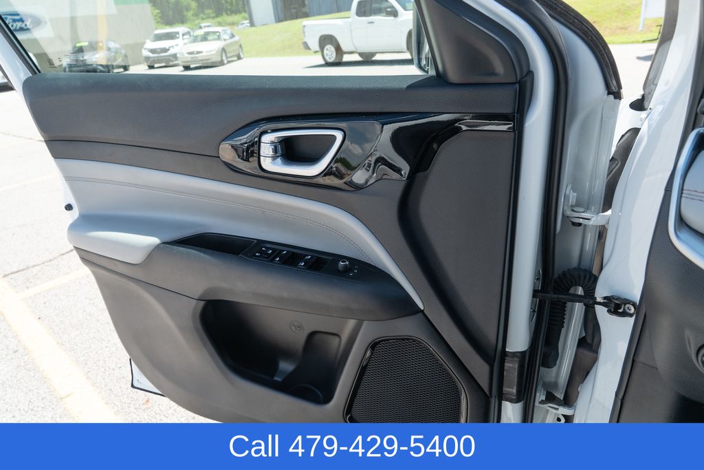 2025 Jeep Compass Limited - Photo 27
