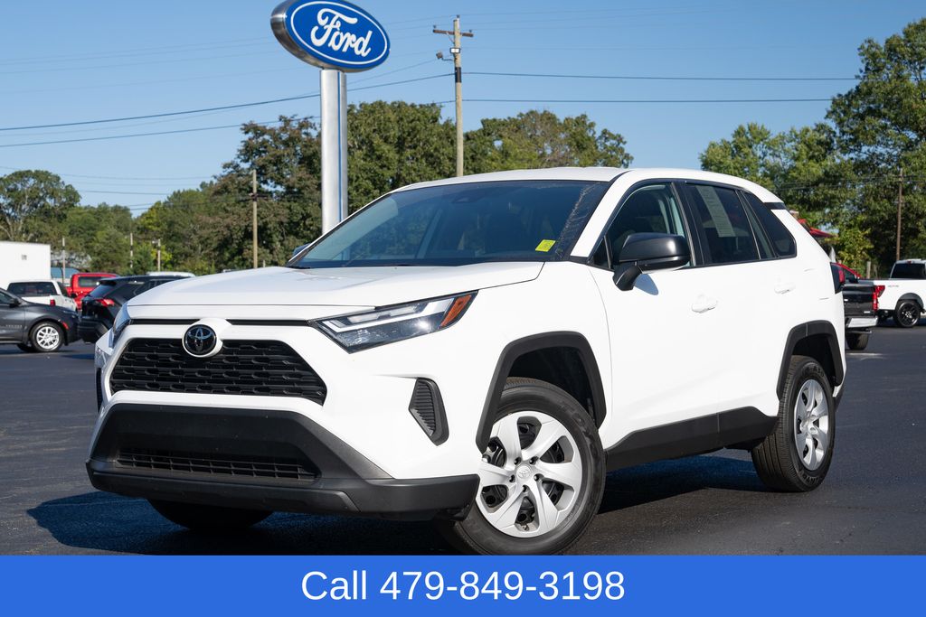2024 Toyota RAV4 LE photo 2