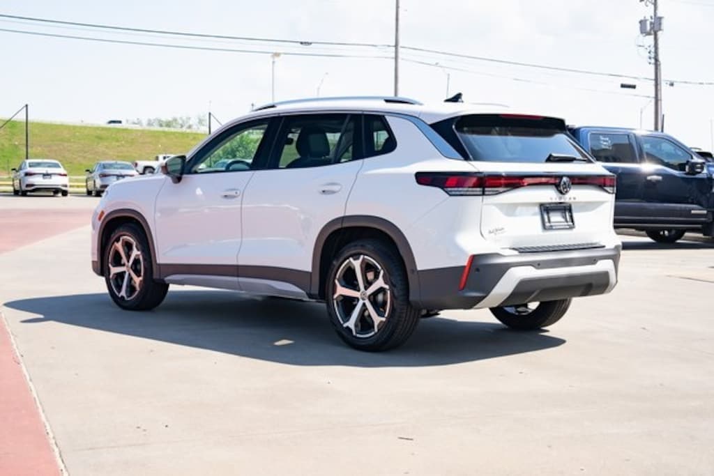 New 2025 Volkswagen Tiguan 2.0T SE SUV