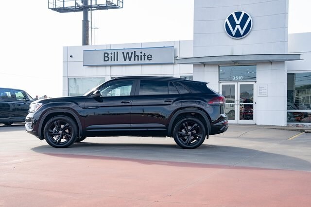2026 Volkswagen Atlas Cross Sport SEL R-Line photo 3