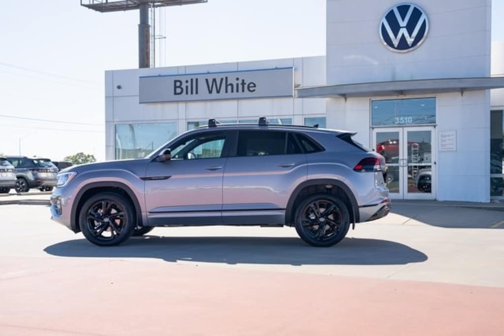 New 2026 Volkswagen Atlas Cross Sport 2.0T SEL R-Line Black SUV