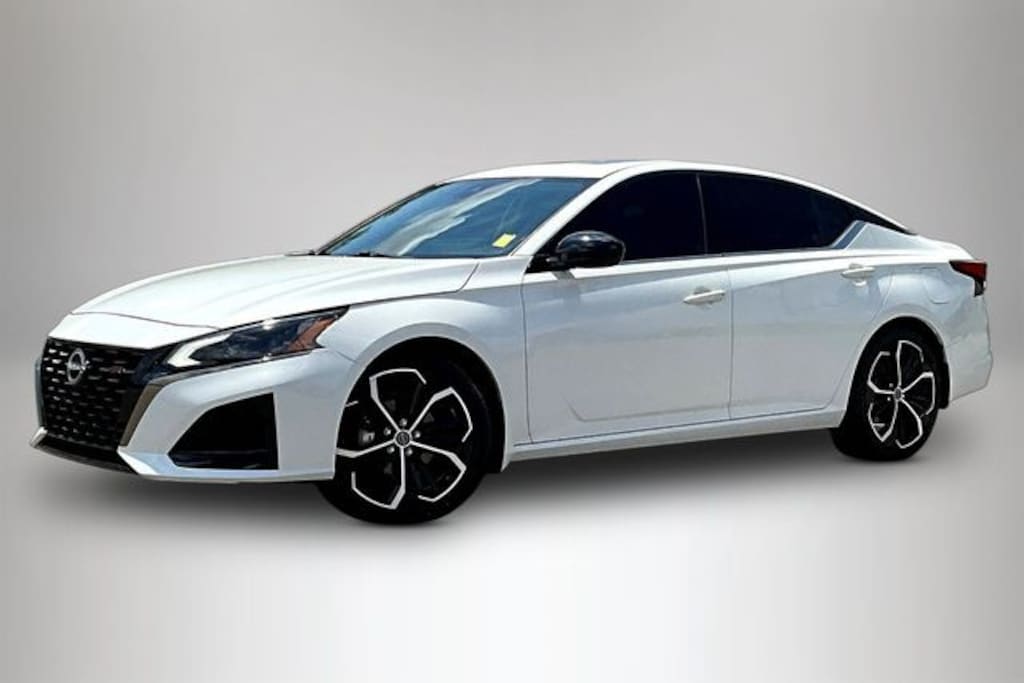 Used 2023 Nissan Altima 2.5 SR Sedan