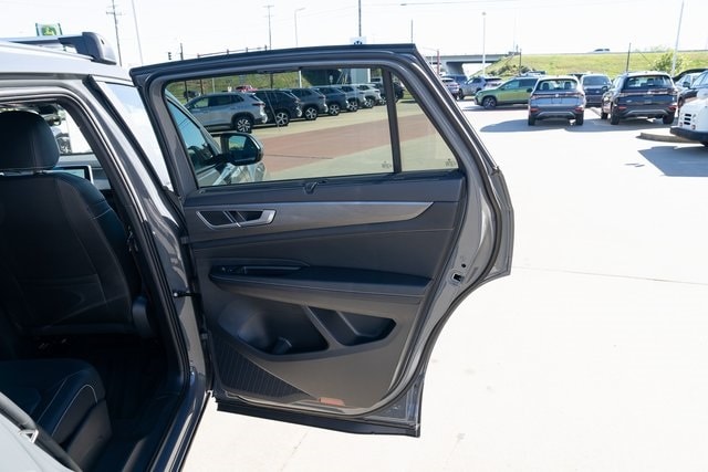 2026 Volkswagen Atlas Cross Sport SE w/Tech - Photo 13