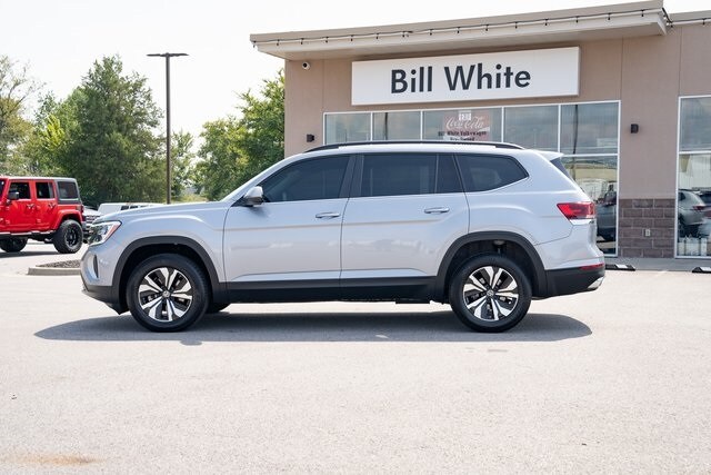 2024 Volkswagen Atlas SE photo 3