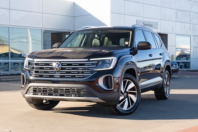 2025 Volkswagen Atlas SE photo 2