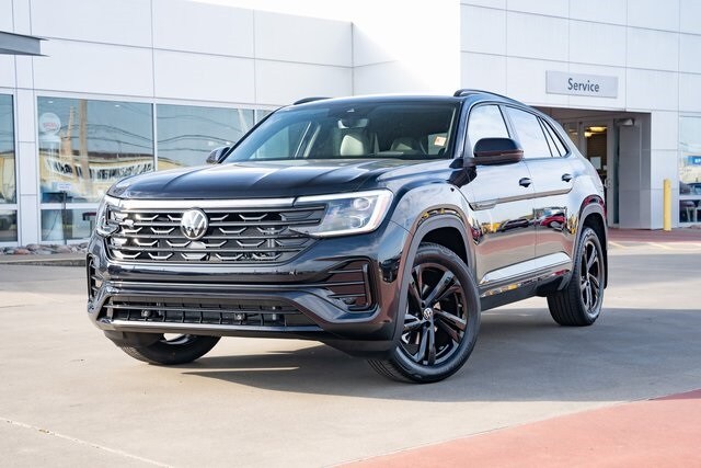 2026 Volkswagen Atlas Cross Sport SEL R-Line photo 2