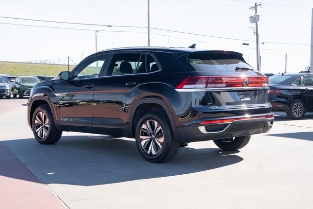 2026 Volkswagen Atlas Cross Sport SE photo 4