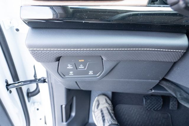 2026 Volkswagen Atlas SE w/Tech - Photo 25