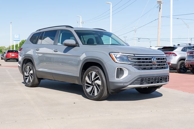 2026 Volkswagen Atlas SE w/Tech - Photo 8