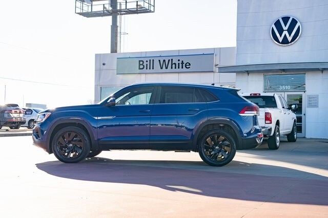 2025 Volkswagen Atlas Cross Sport SE Technology photo 3