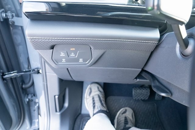 2026 Volkswagen Atlas Cross Sport SE w/Tech - Photo 28