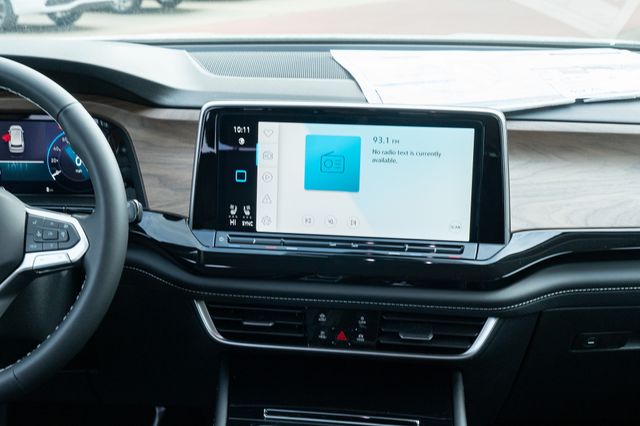 2026 Volkswagen Atlas SE w/Tech - Photo 32