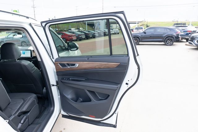 2026 Volkswagen Atlas SE w/Tech - Photo 14