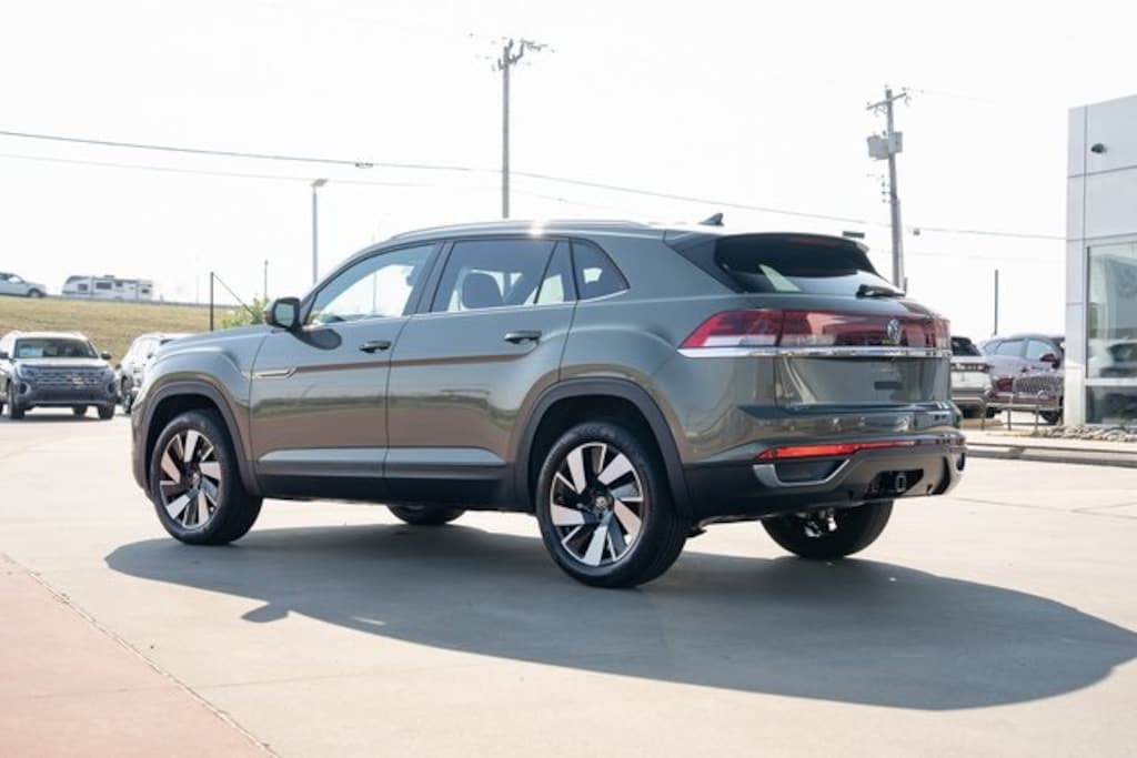 New 2026 Volkswagen Atlas Cross Sport 2.0T SE w/Technology SUV
