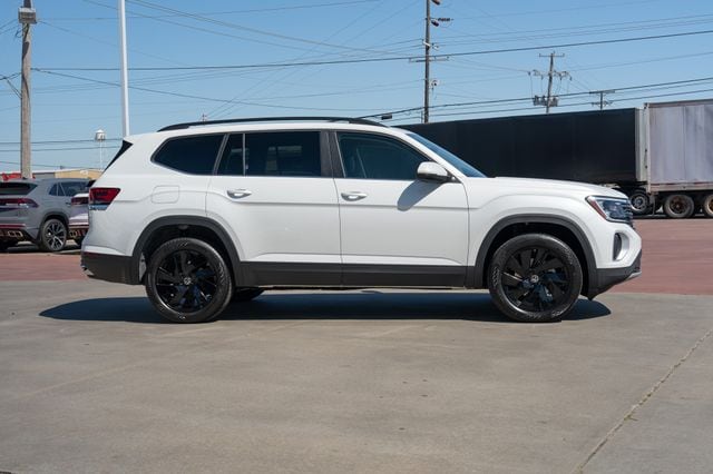 2026 Volkswagen Atlas SE w/Tech - Photo 7