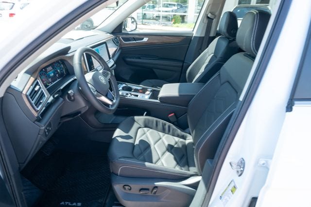 2026 Volkswagen Atlas SE w/Tech - Photo 19