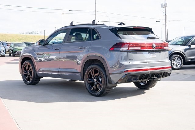 2026 Volkswagen Atlas Cross Sport SEL R-Line photo 4