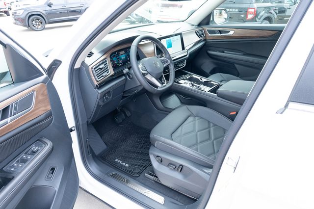 2026 Volkswagen Atlas SE w/Tech - Photo 16