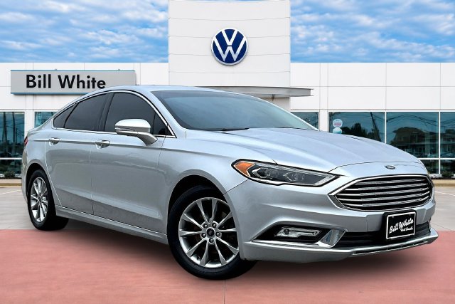 Used 2017 Ford Fusion SE Sedan