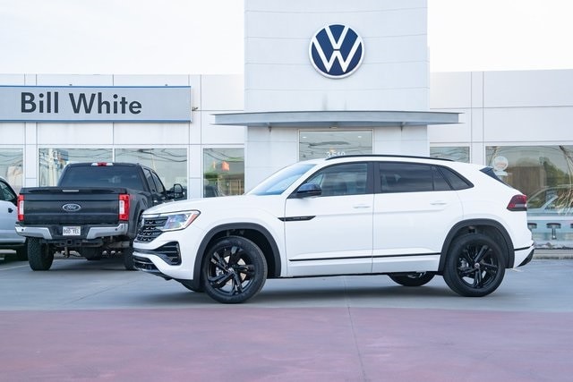 2026 Volkswagen Atlas Cross Sport SEL R-LINE's photo