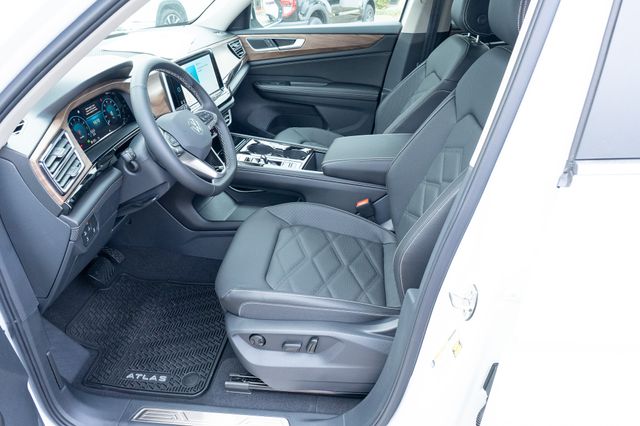 2026 Volkswagen Atlas SE w/Tech - Photo 17
