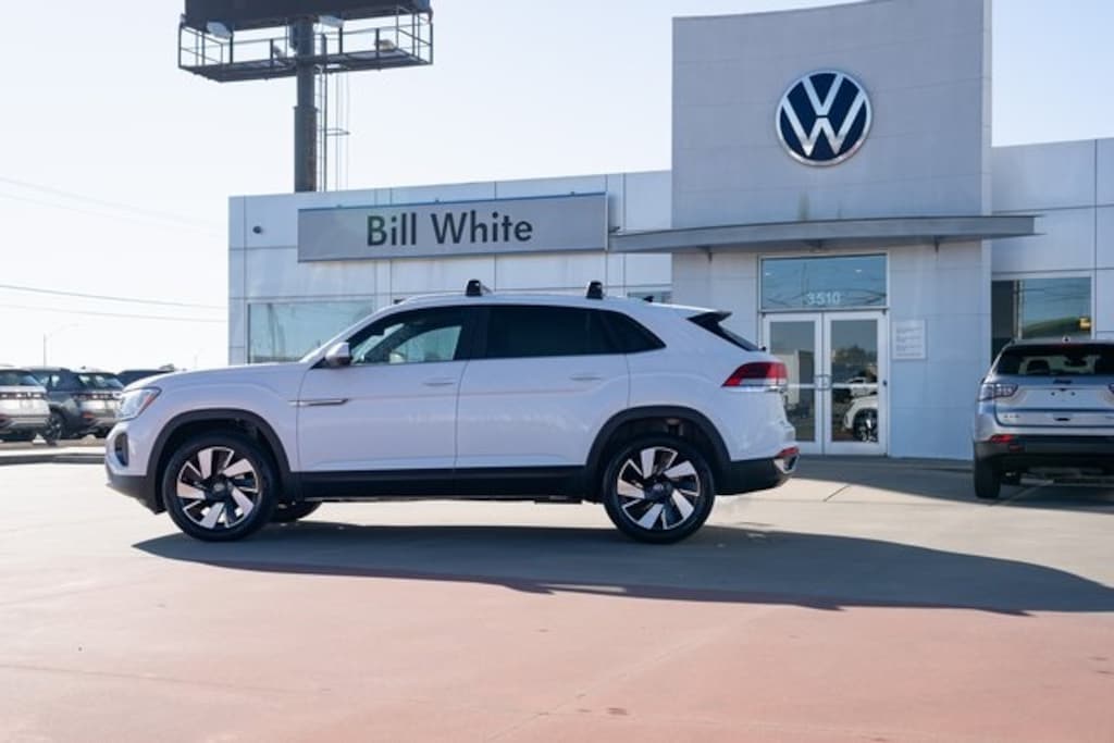 New 2026 Volkswagen Atlas Cross Sport 2.0T SE w/Technology SUV