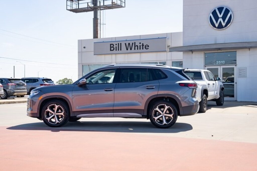 New 2025 Volkswagen Tiguan 2.0T SE SUV