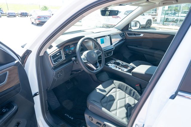 2026 Volkswagen Atlas SE w/Tech - Photo 18