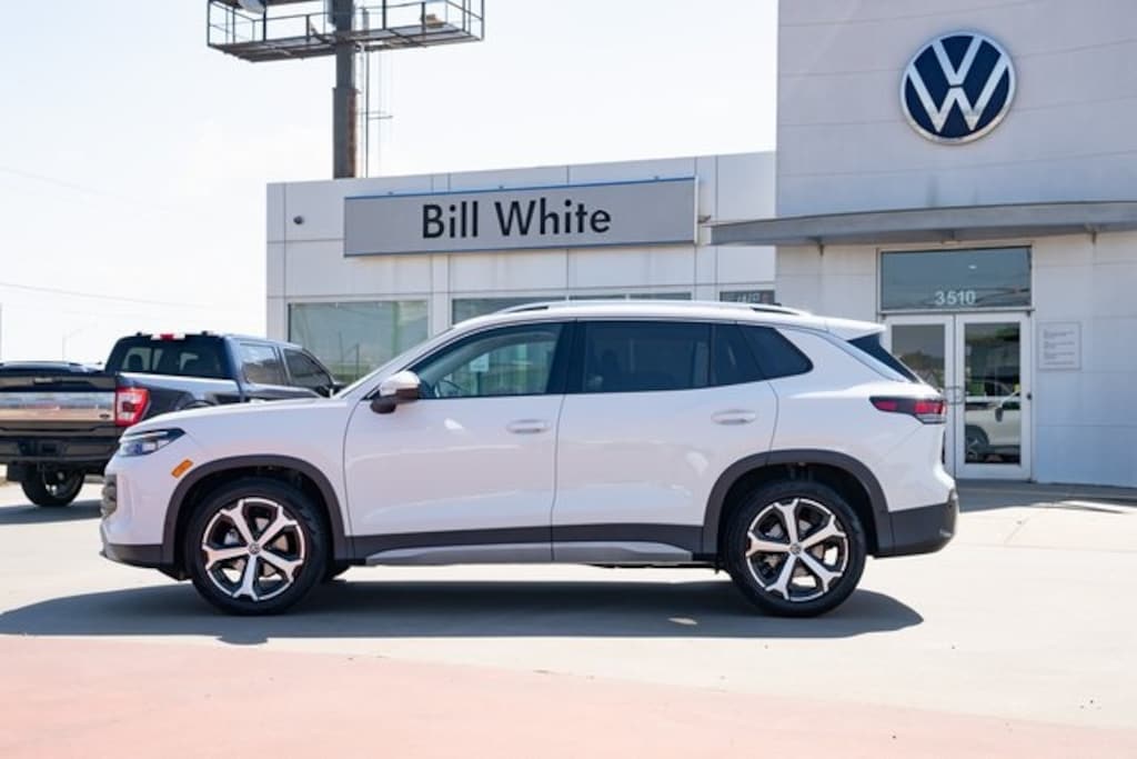 New 2025 Volkswagen Tiguan 2.0T SE SUV