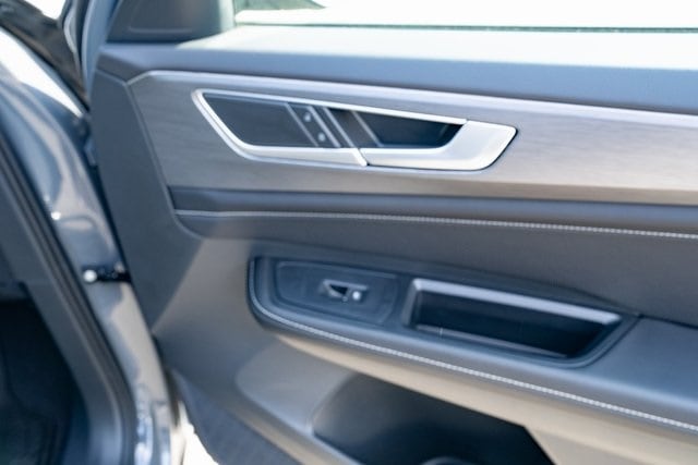 2026 Volkswagen Atlas Cross Sport SE w/Tech - Photo 48