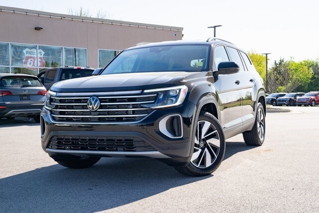 2024 Volkswagen Atlas SE Technology photo 2