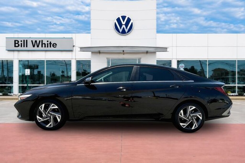 Used 2025 Hyundai Elantra Limited Sedan