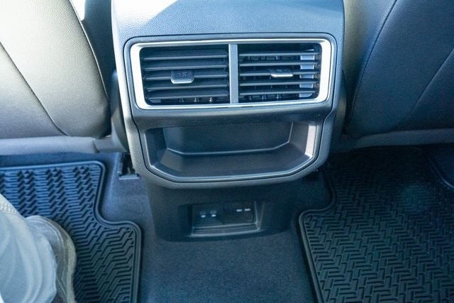 2026 Volkswagen Atlas Cross Sport SE w/Tech - Photo 32