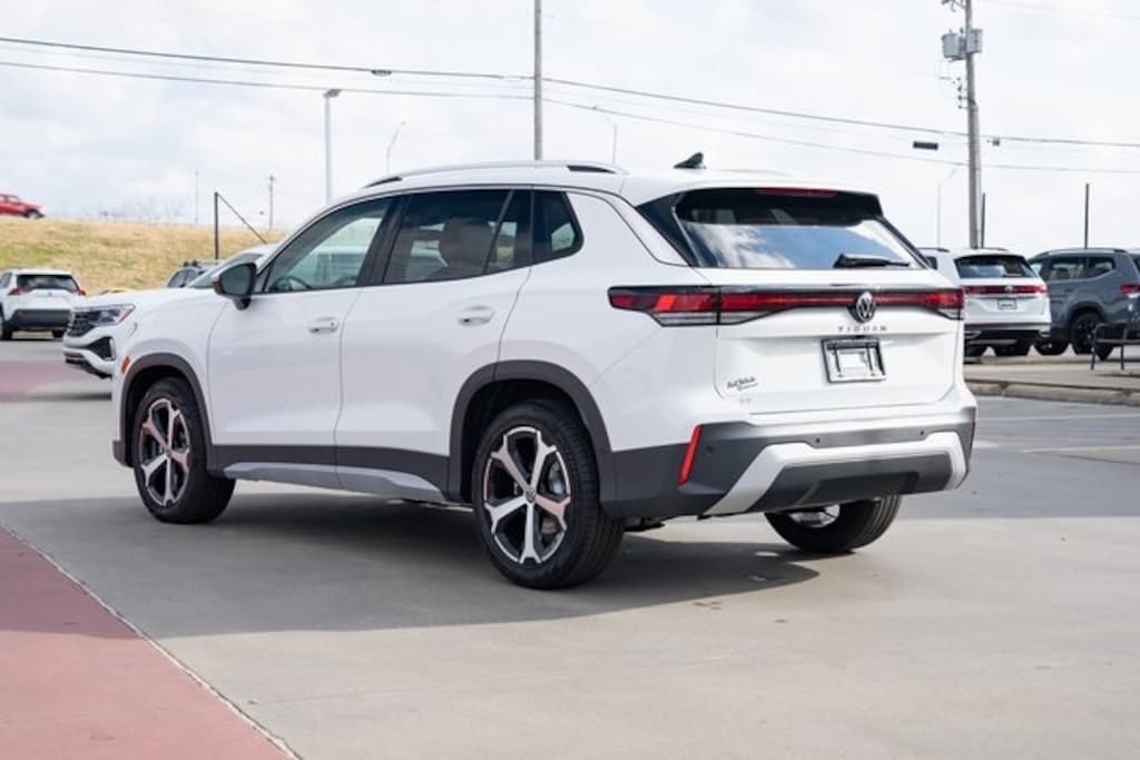 New 2026 Volkswagen Tiguan 2.0T SE SUV