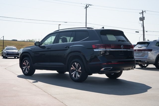 2026 Volkswagen Atlas SE photo 3