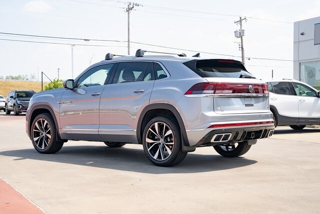 2026 Volkswagen Atlas Cross Sport SEL Premium R-Line photo 4