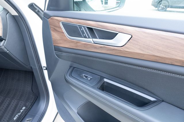 2026 Volkswagen Atlas SE w/Tech - Photo 46