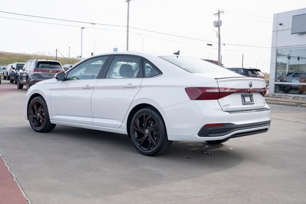 New 2026 Volkswagen Jetta 1.5T SE Sedan