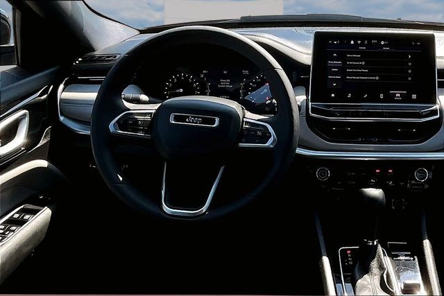 2025 Jeep Compass Limited - Photo 10