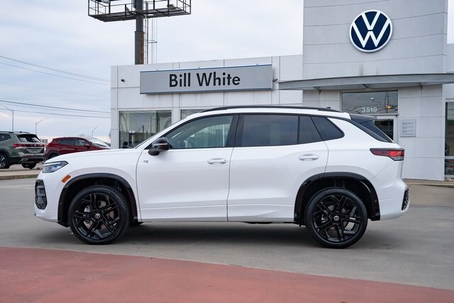 2026 Volkswagen Tiguan SE R-Line Black photo 2