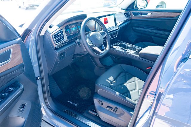 2026 Volkswagen Atlas SE w/Tech - Photo 18
