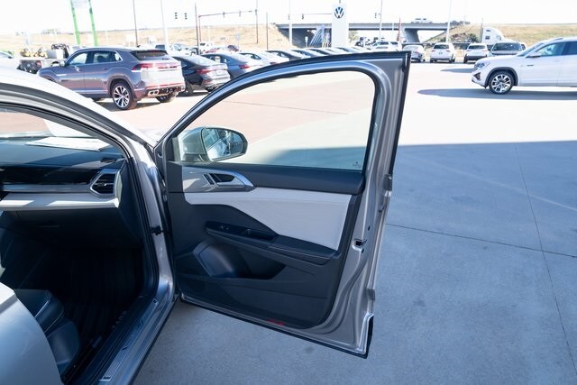 2026 Volkswagen Taos SEL - Photo 14
