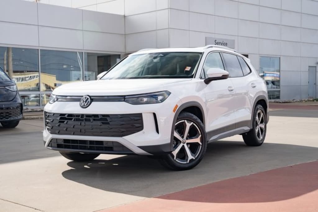 New 2026 Volkswagen Tiguan 2.0T SE SUV