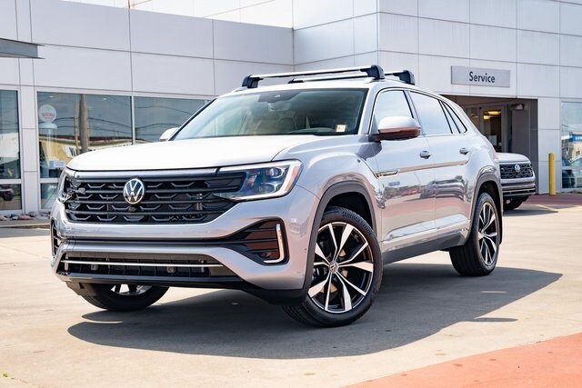 2026 Volkswagen Atlas Cross Sport SEL Premium R-Line photo 2