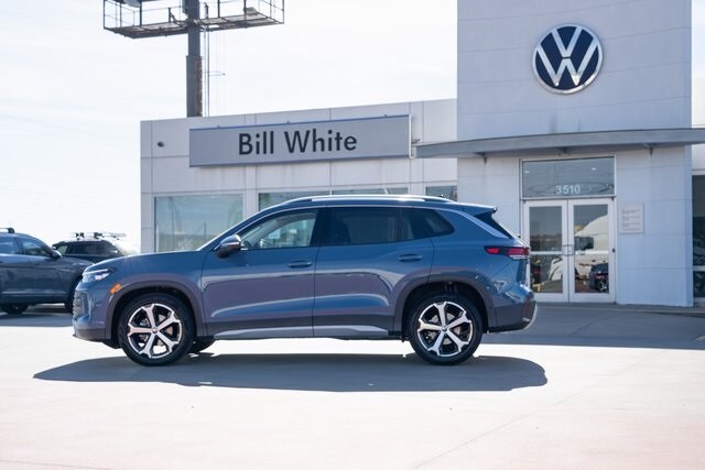 2026 Volkswagen Tiguan SE photo 3