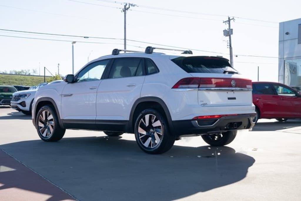 New 2026 Volkswagen Atlas Cross Sport 2.0T SE w/Technology SUV