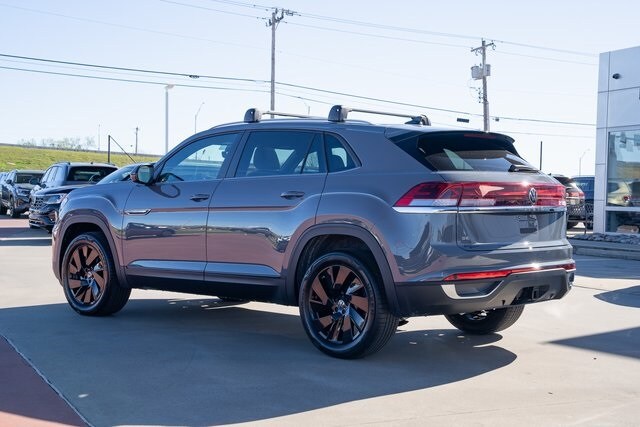 2026 Volkswagen Atlas Cross Sport SE Technology photo 3