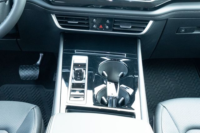 2026 Volkswagen Atlas SE w/Tech - Photo 33